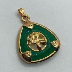 Vtg Real Jade / Jadeite Stone & Gold Plated Metal Bird Crane Design Pendant 1.5”